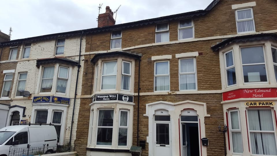 Property building, Day, Street view
