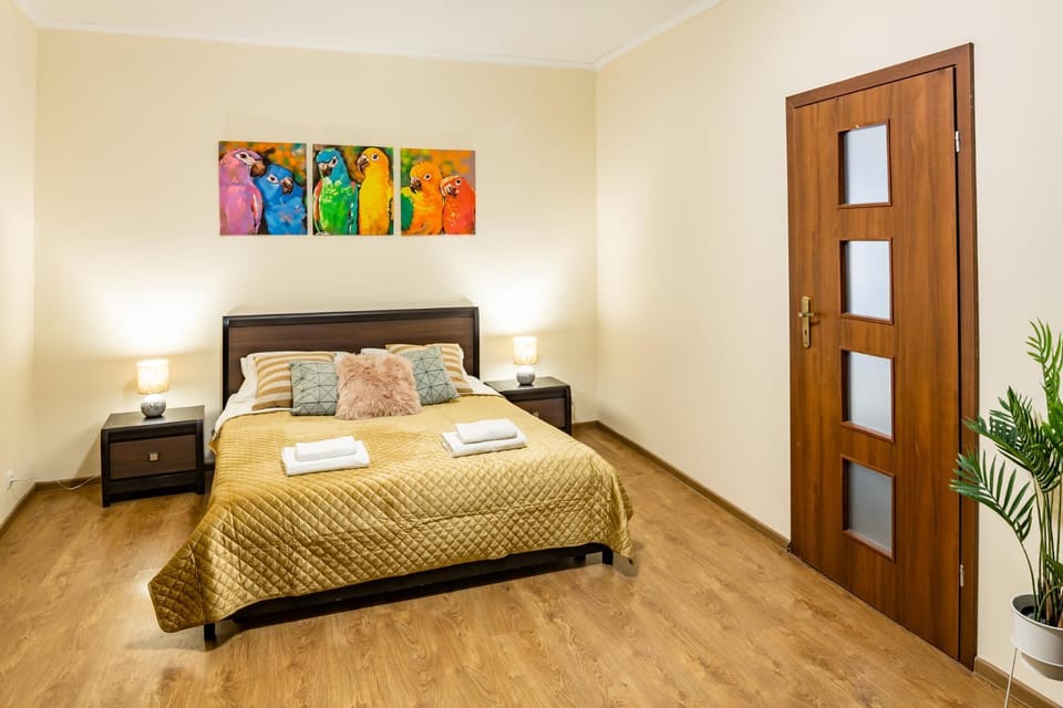 3 rooms apartment - Quiet, Central & Peaceful Apartment in Lviv