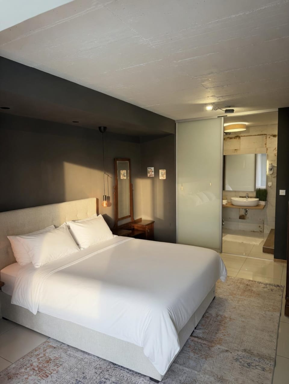 Bed, Bathroom, Bedroom, wardrobe