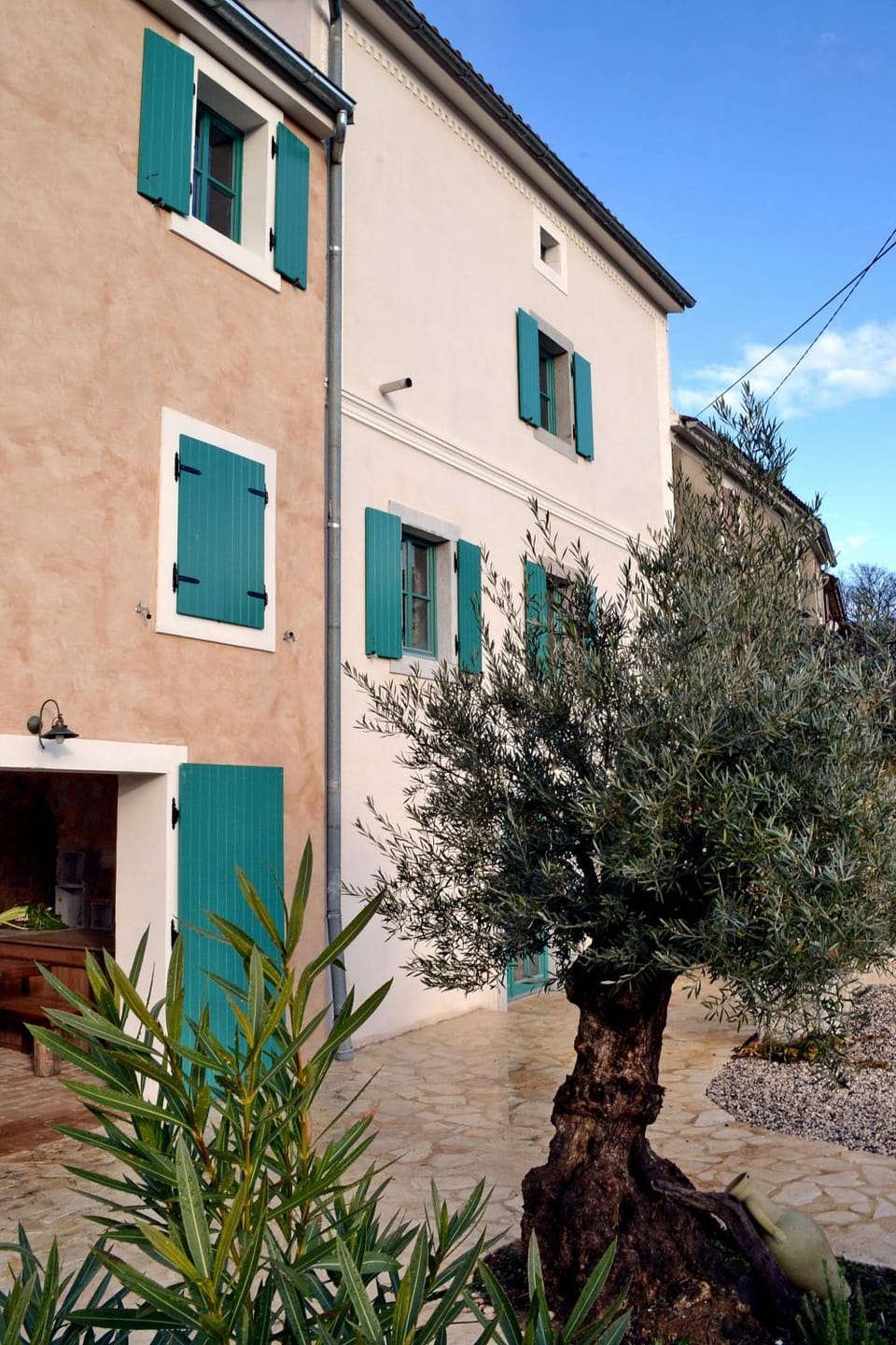 Facade/entrance