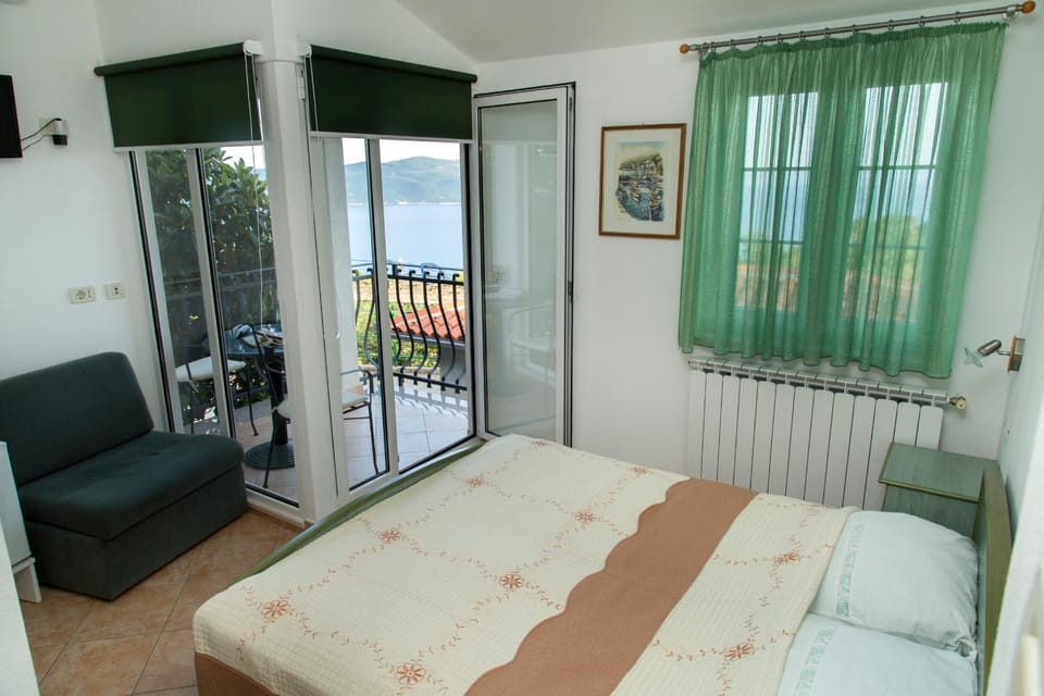Balcony/Terrace, Seating area, Bedroom, Sea view