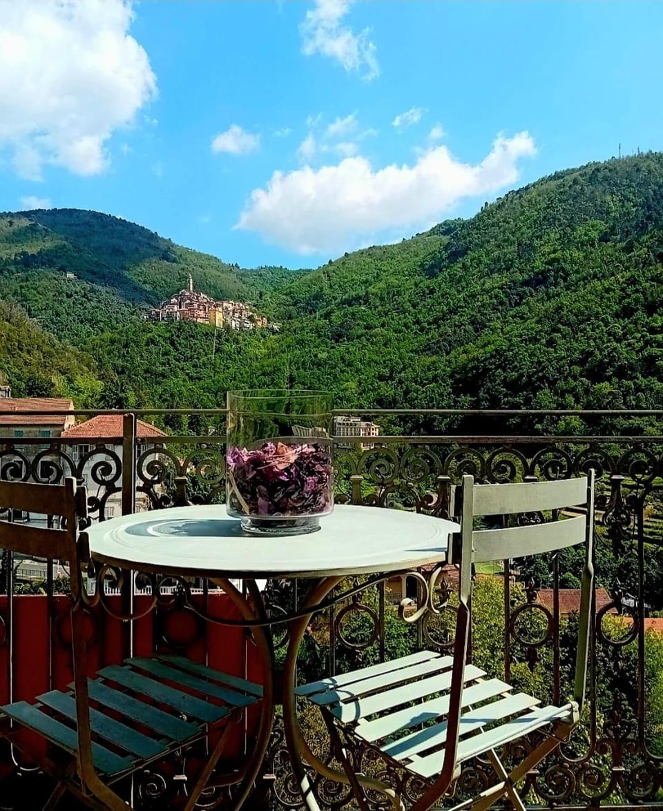 La Casa Rosa Bed and Breakfast in Liguria