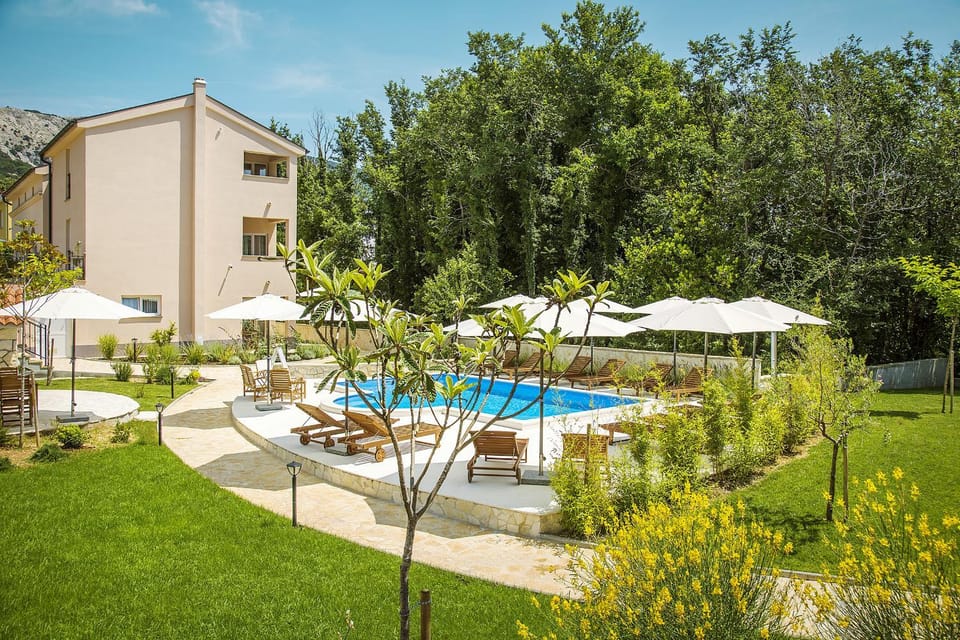 Garden, Swimming pool