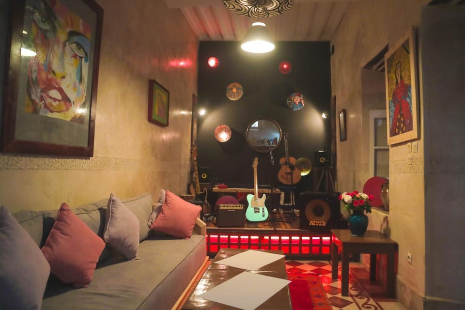 Communal lounge/ TV room