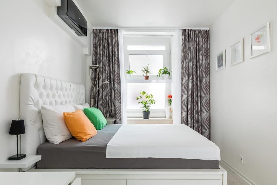 Bed, Living room, Bedroom