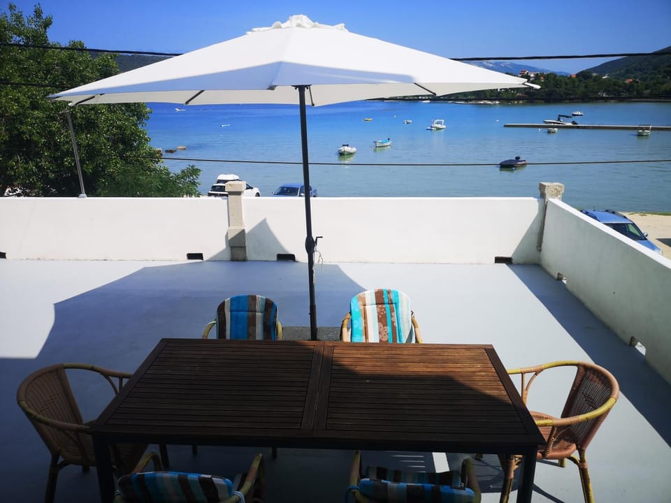 View (from property/room), Balcony/Terrace, Sea view