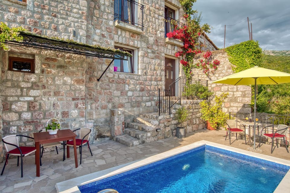 Property building, Swimming pool