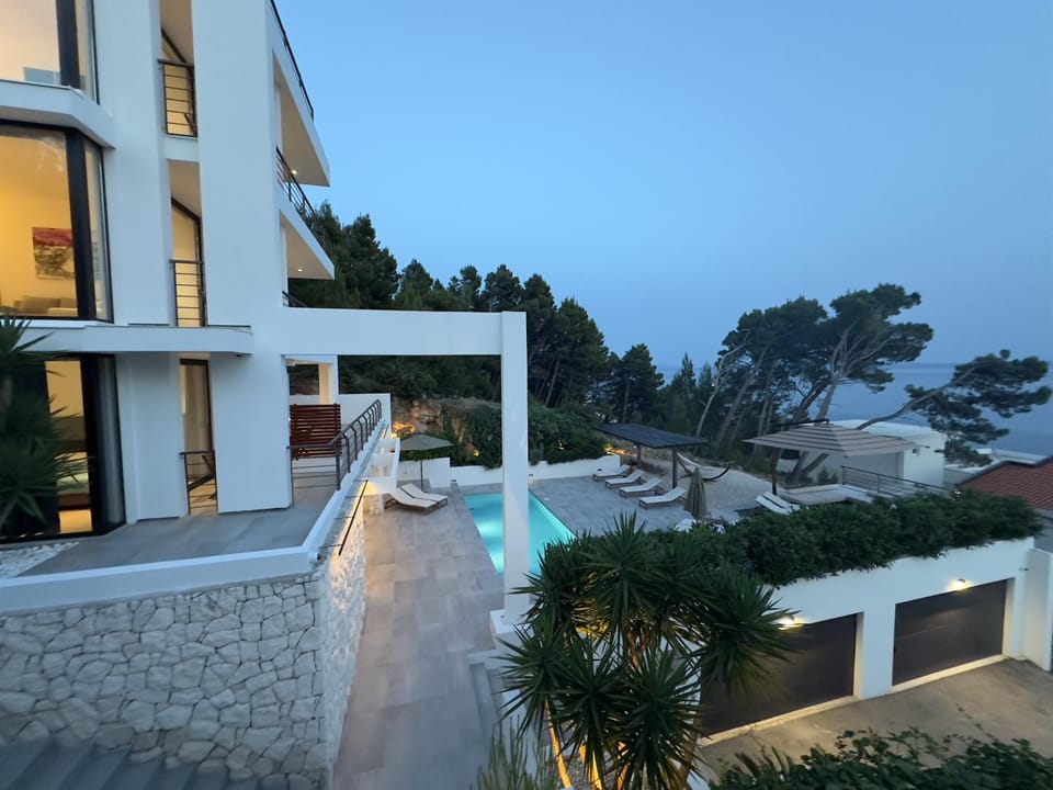 Property building, Swimming pool