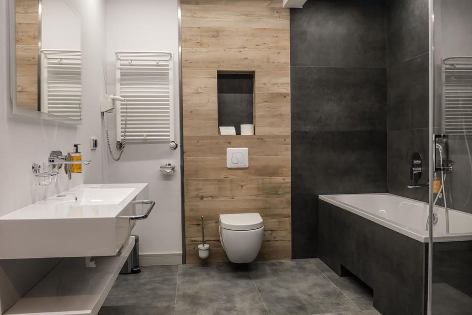 Shower, Toilet, Bathroom, Photo of the whole room, Bath