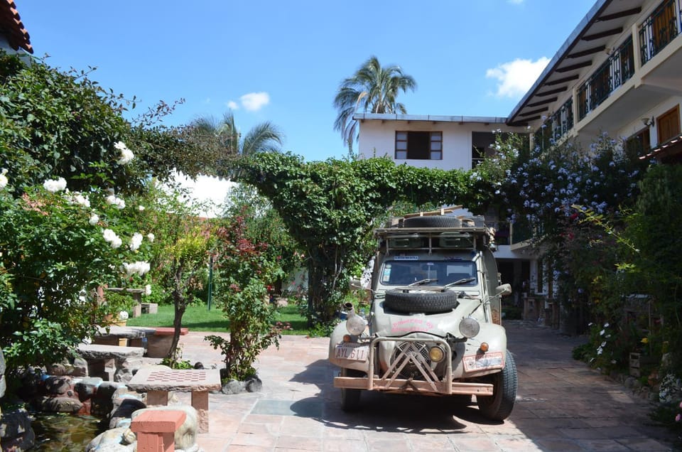 Property building, Garden, Parking