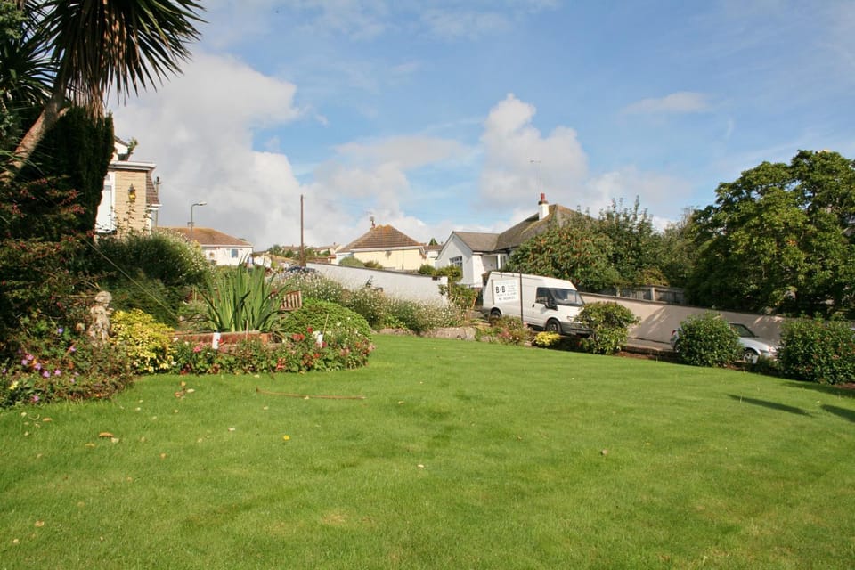 Garden, Autumn, On site
