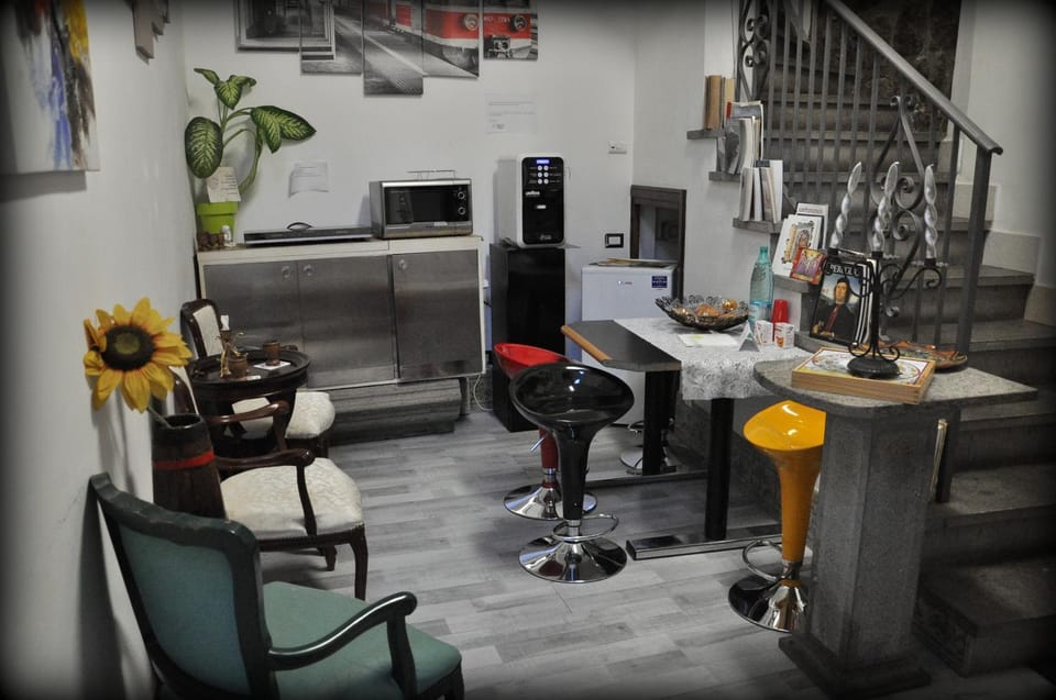 Communal lounge/ TV room, Communal kitchen