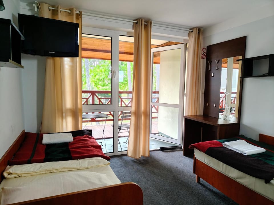 Bed, TV and multimedia, Balcony/Terrace, Photo of the whole room