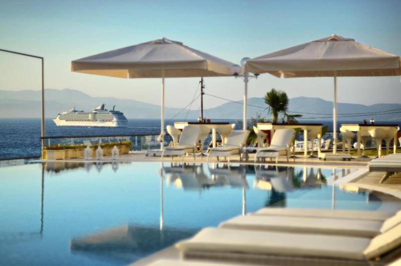 Pool view, Swimming pool, sunbed