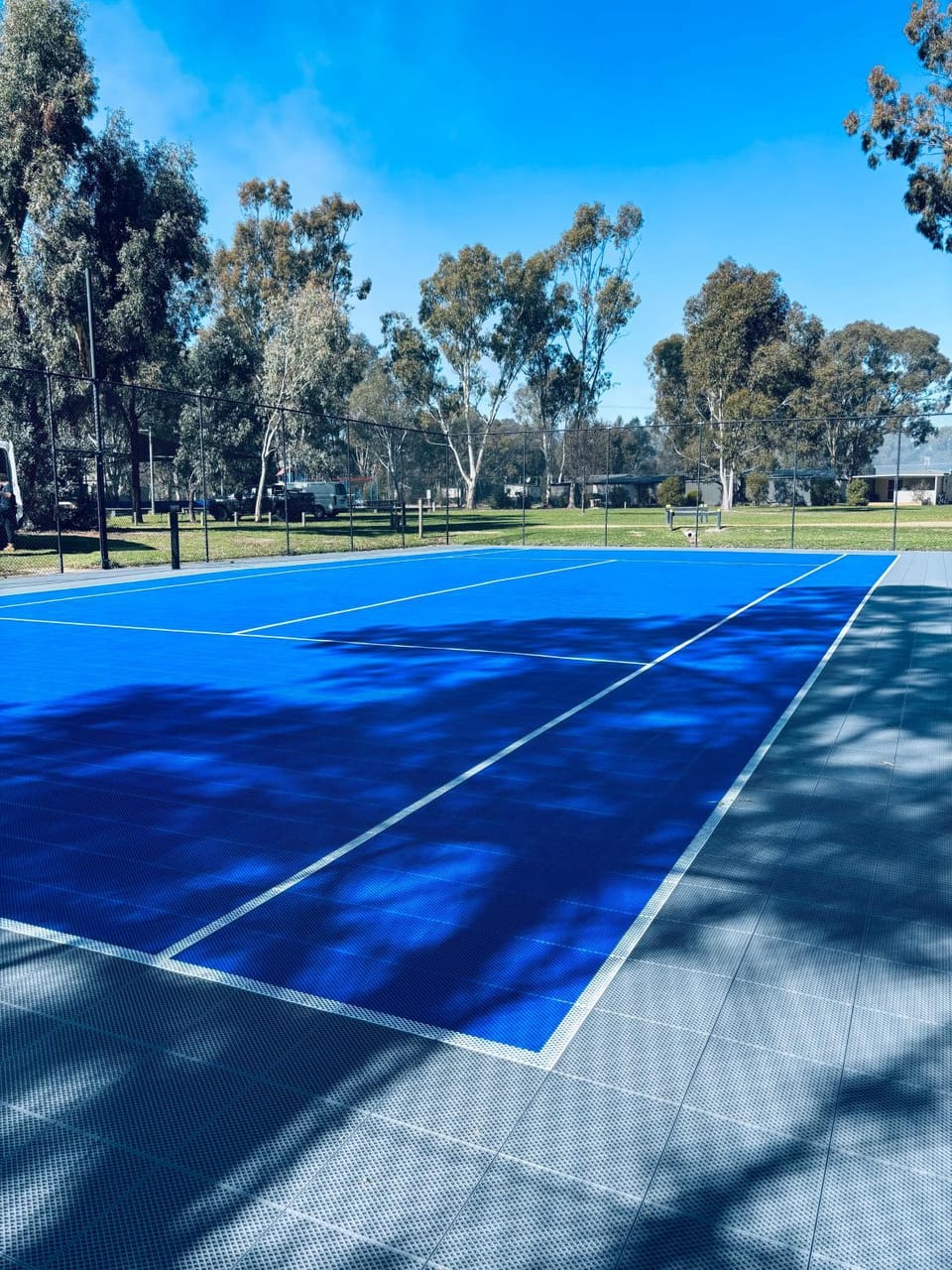 Day, Tennis court