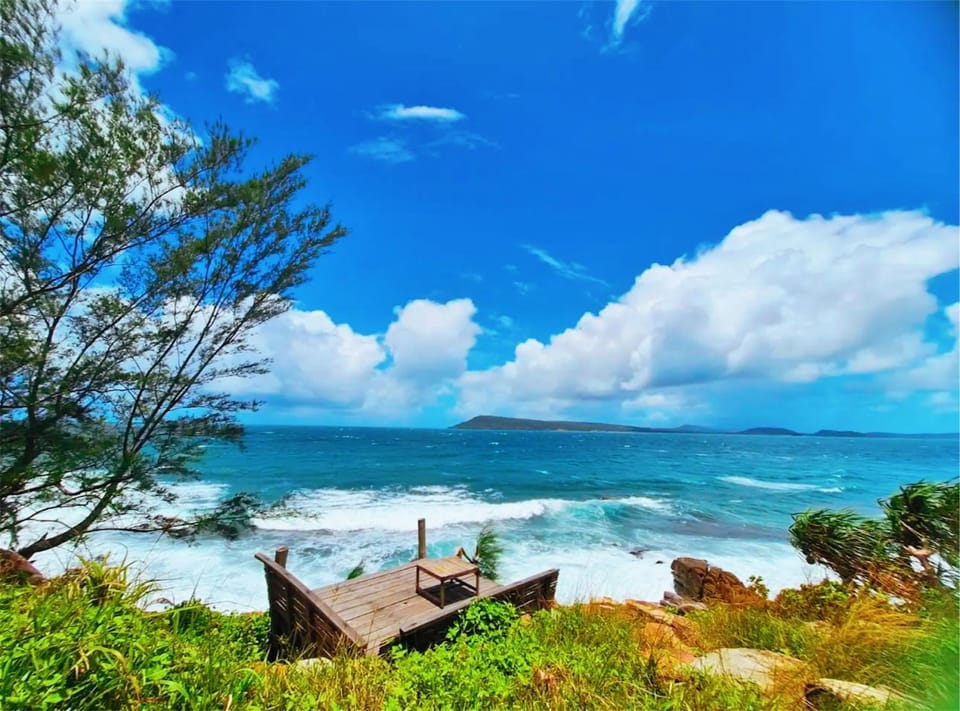 Restaurant/places to eat, Natural landscape, Sea view