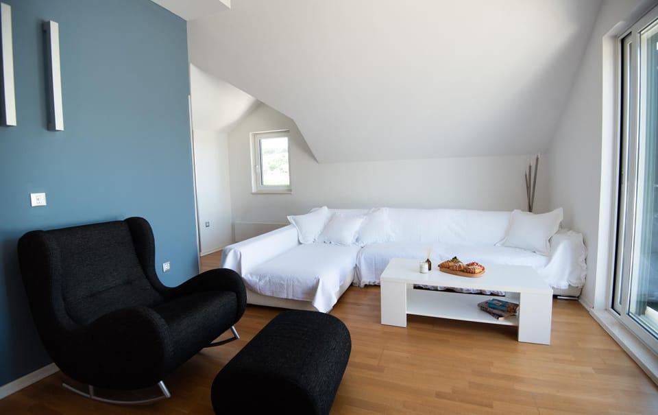 TV and multimedia, Living room, Photo of the whole room