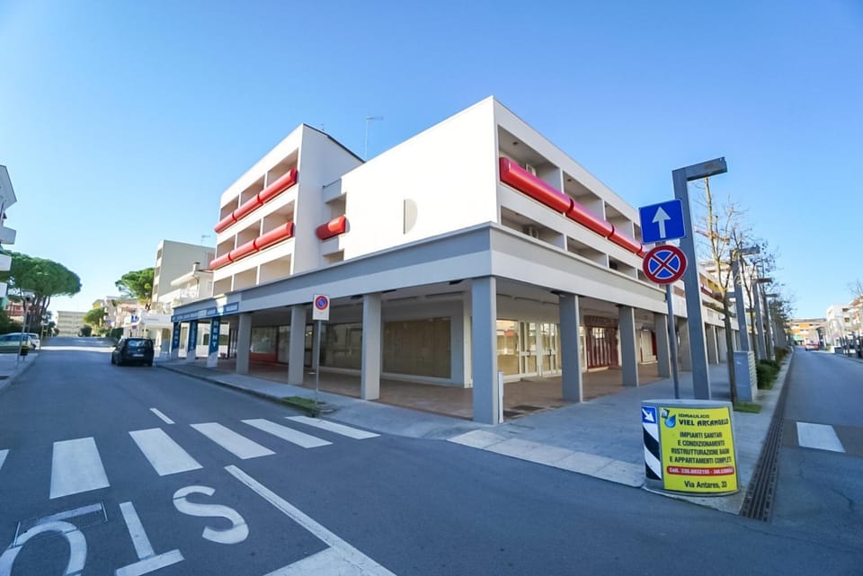 Property building, Facade/entrance