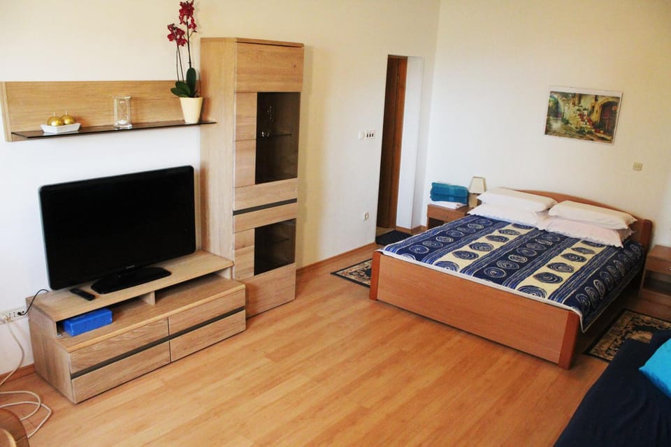 Dining area, Bedroom