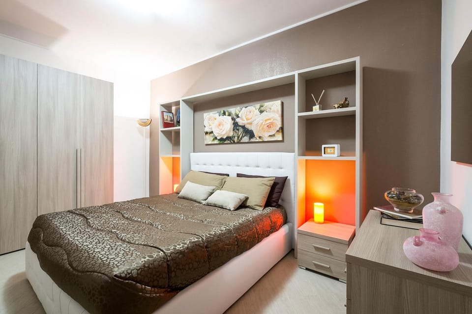 Bed, Bedroom