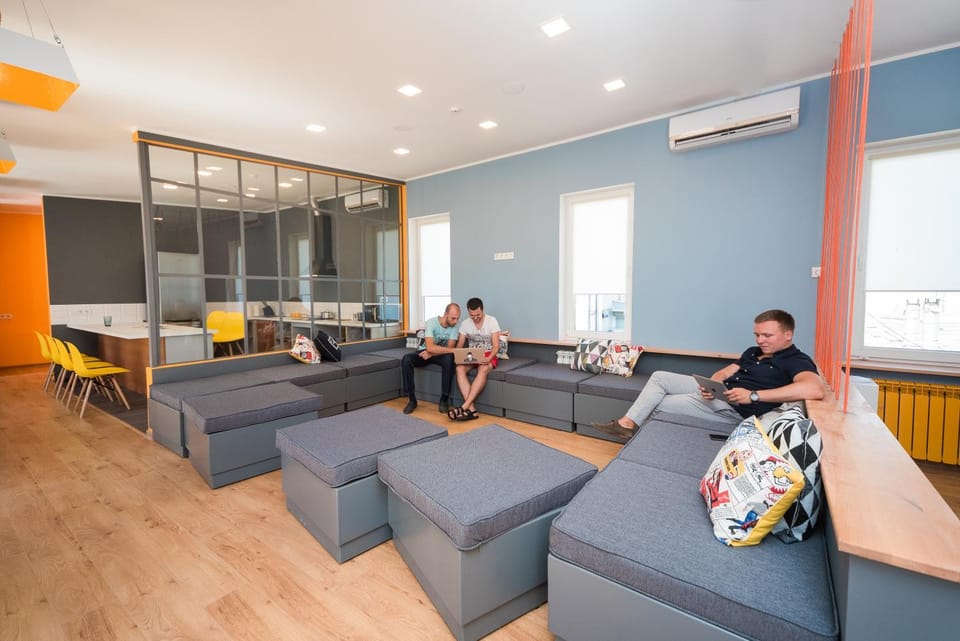 Communal lounge/ TV room