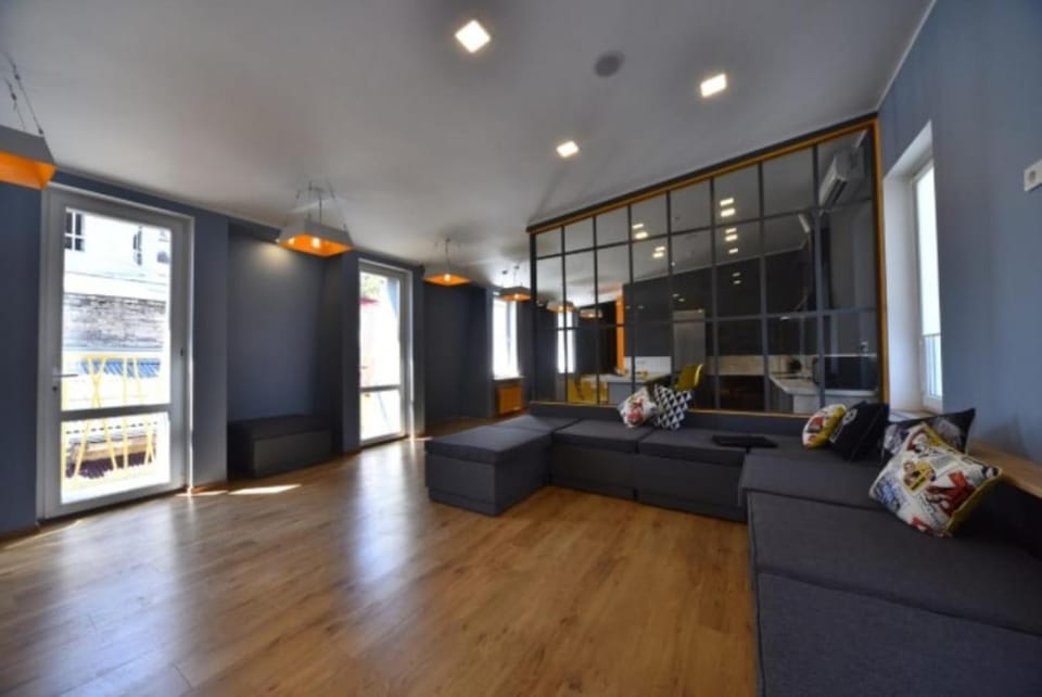 Communal lounge/ TV room