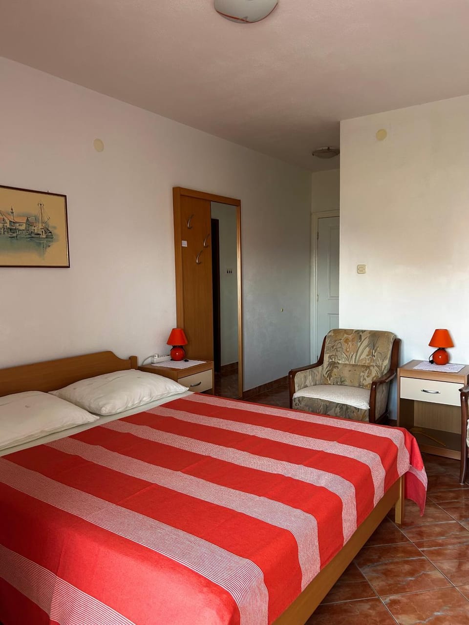 Bed, Bedroom, internet, air conditioner