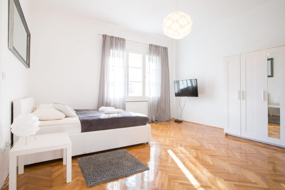 TV and multimedia, Bedroom