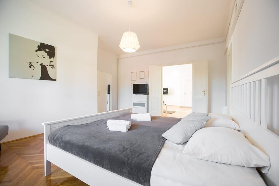 TV and multimedia, Bedroom