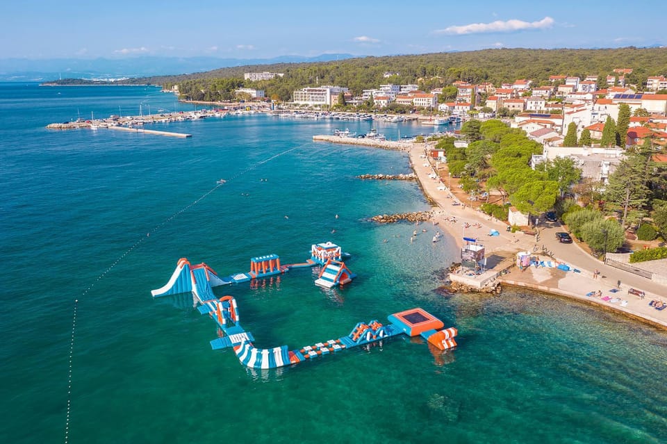 Neighbourhood, Beach