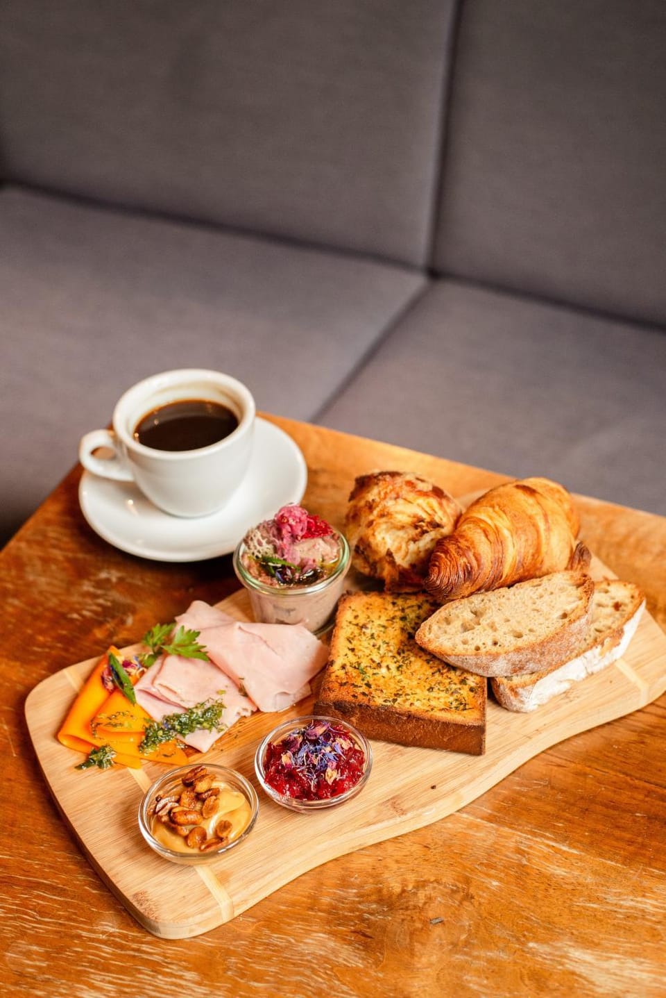 Restaurant/places to eat, Food and drinks, Food, Breakfast, Continental breakfast, Drinks