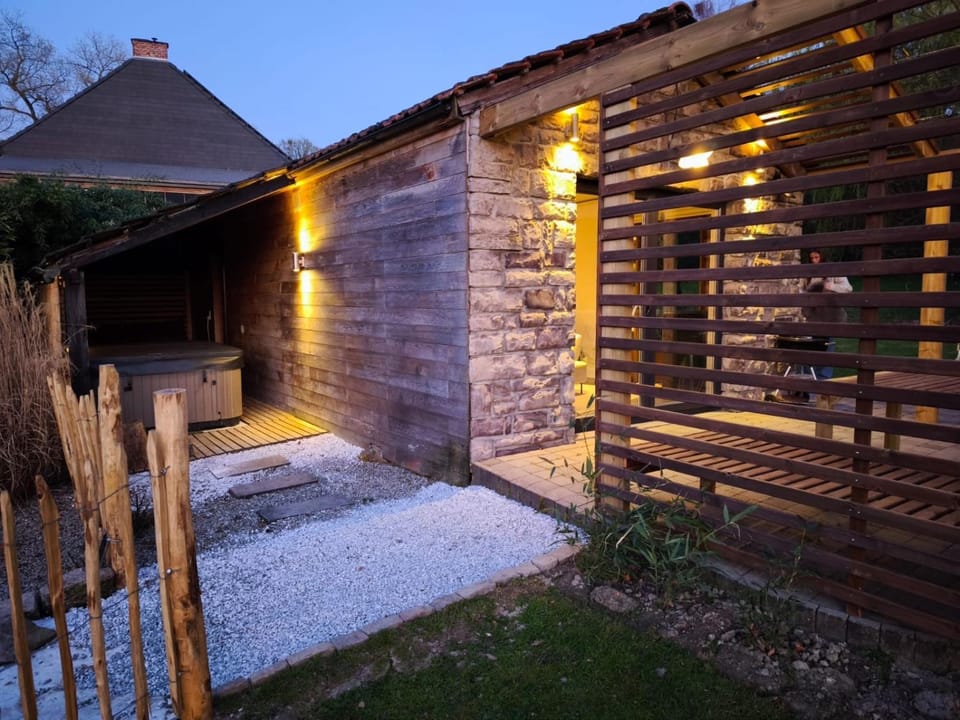 Out & LODGE Les Spirous House in Belgium