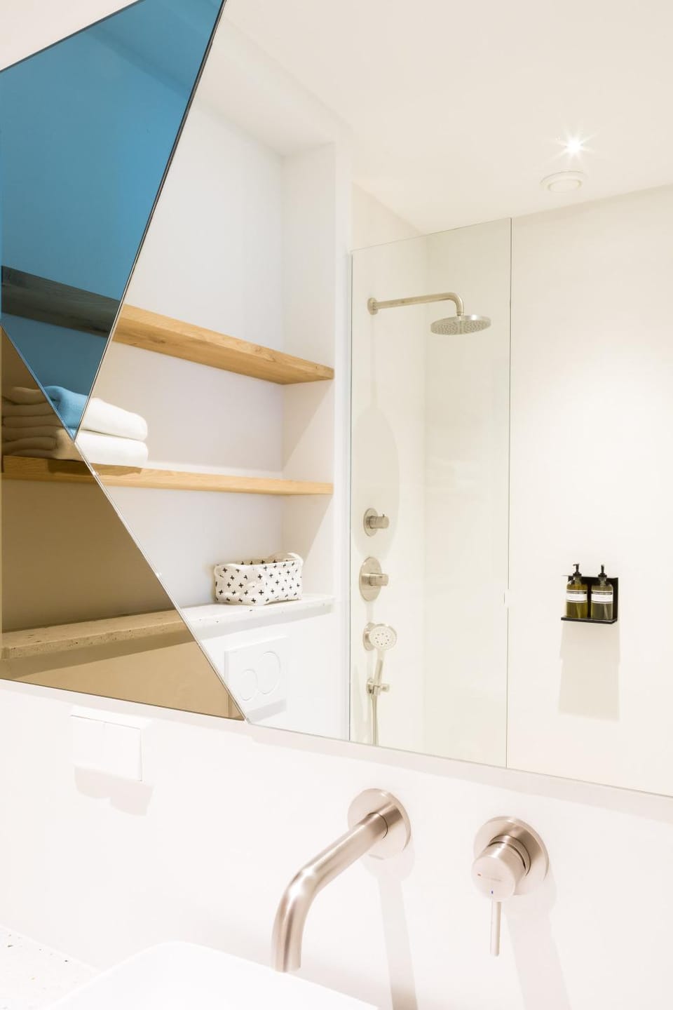 Shower, Toilet, Bathroom, Decorative detail