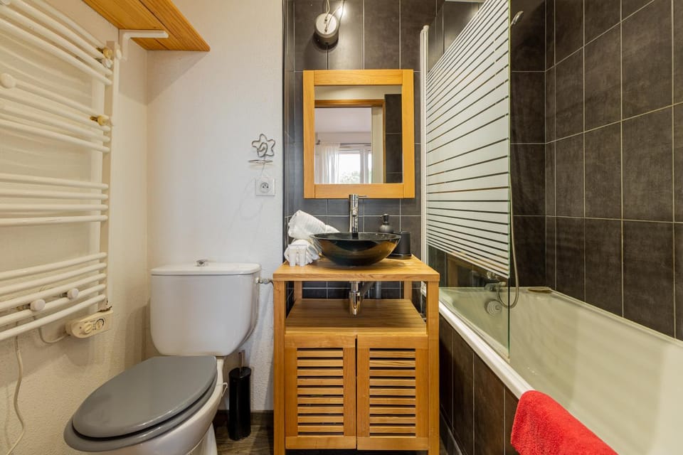 Shower, Toilet, Bathroom, Bath