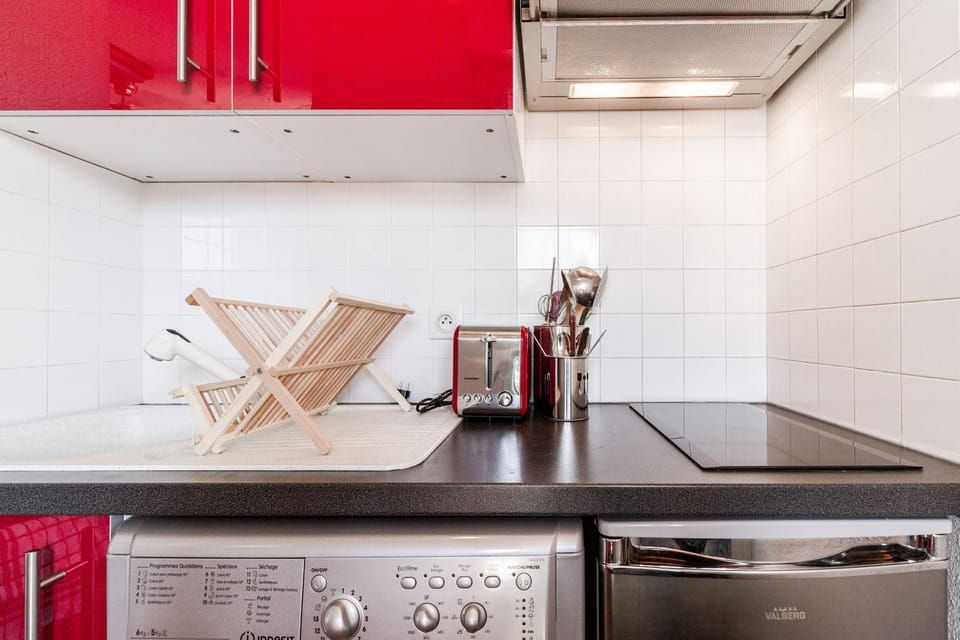Kitchen or kitchenette, stove