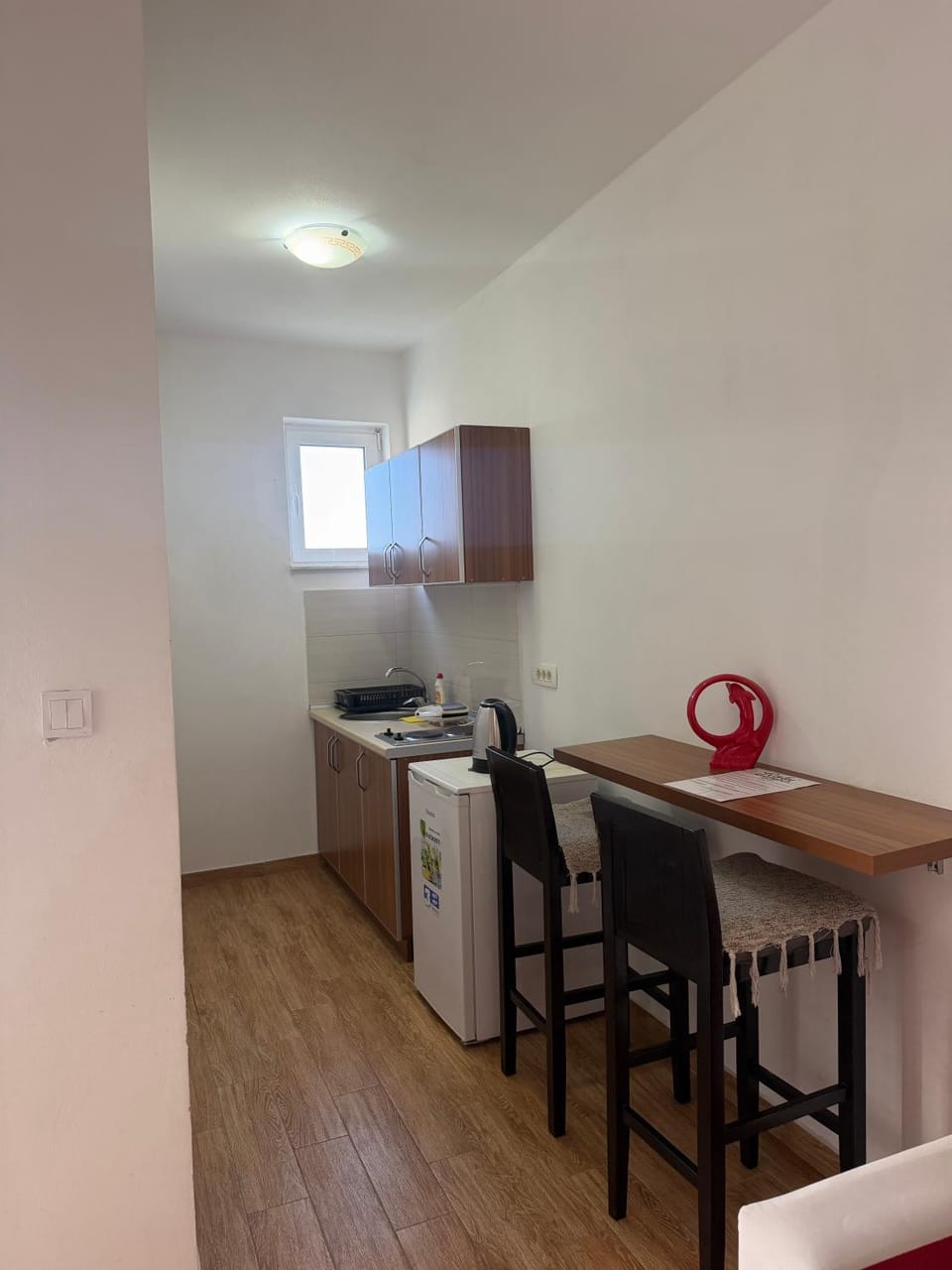 Dining area, minibar, oven, pet friendly, stove
