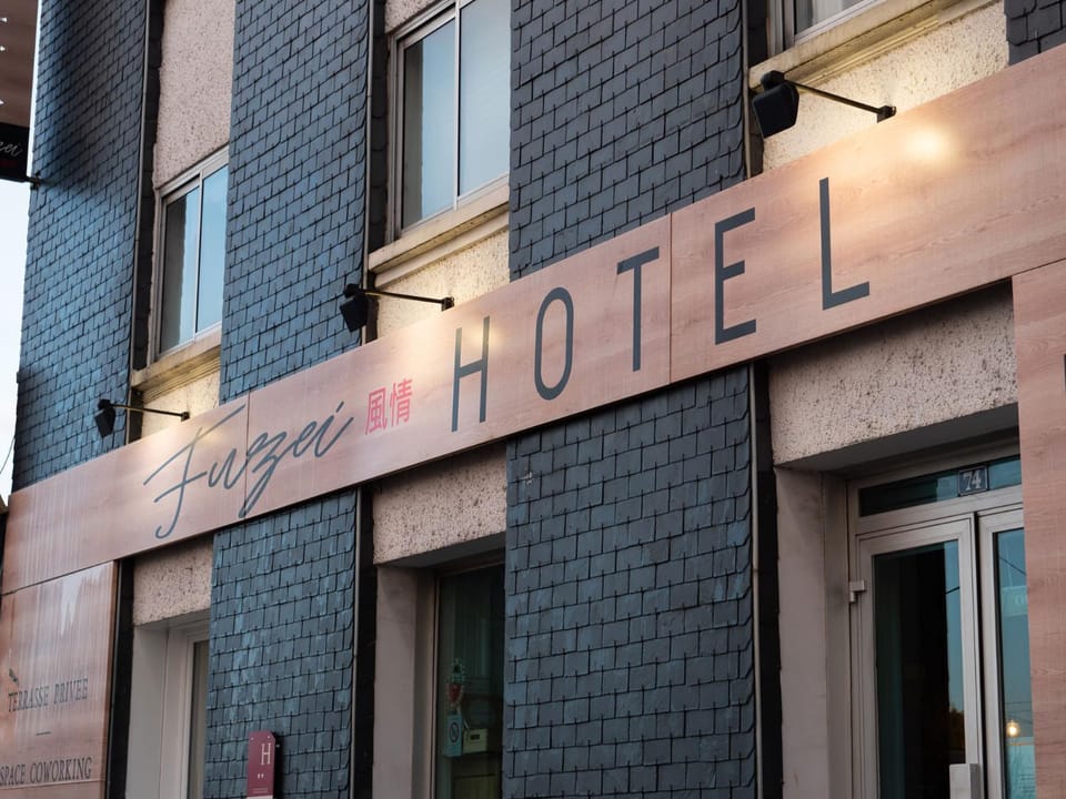 Property building, Day, Street view