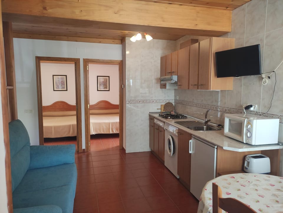 Bed, Natural landscape, Bathroom, Kitchen or kitchenette, Living room, Photo of the whole room, Seating area, Dining area, Hiking, minibar, stove, toaster