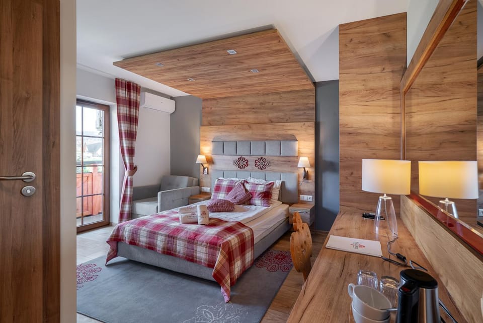 Bed, Photo of the whole room