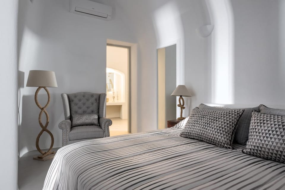 Property building, Bed, Bedroom, air conditioner