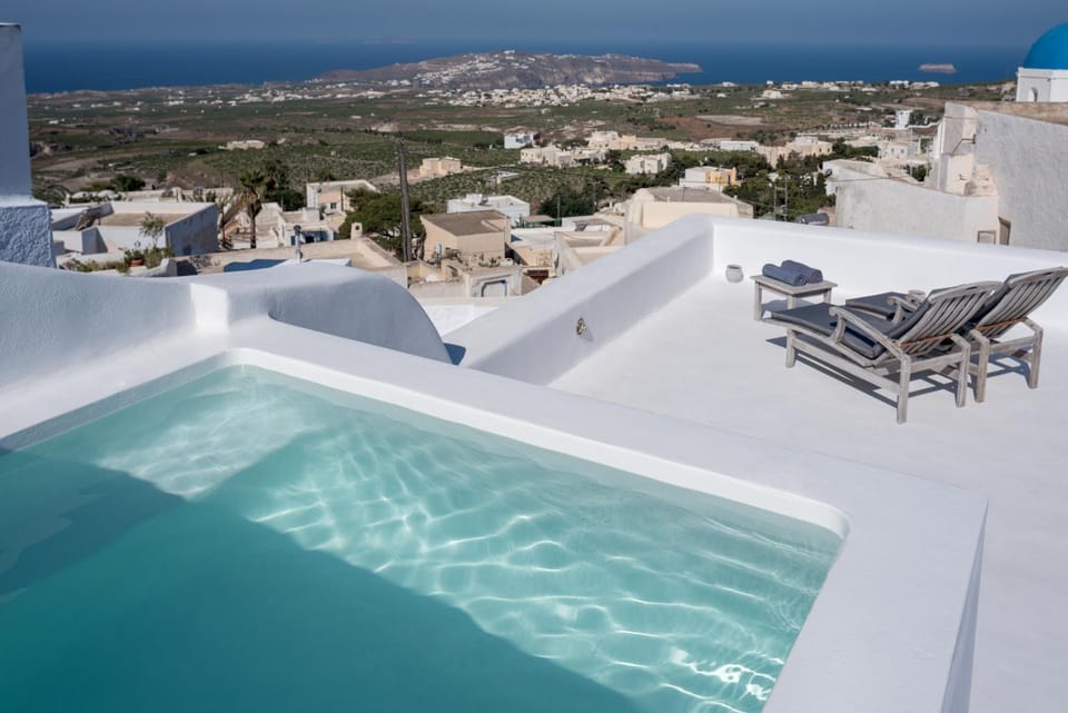Patio, Nearby landmark, Day, Natural landscape, Hot Tub, View (from property/room), Balcony/Terrace, Mountain view, Sea view, sunbed