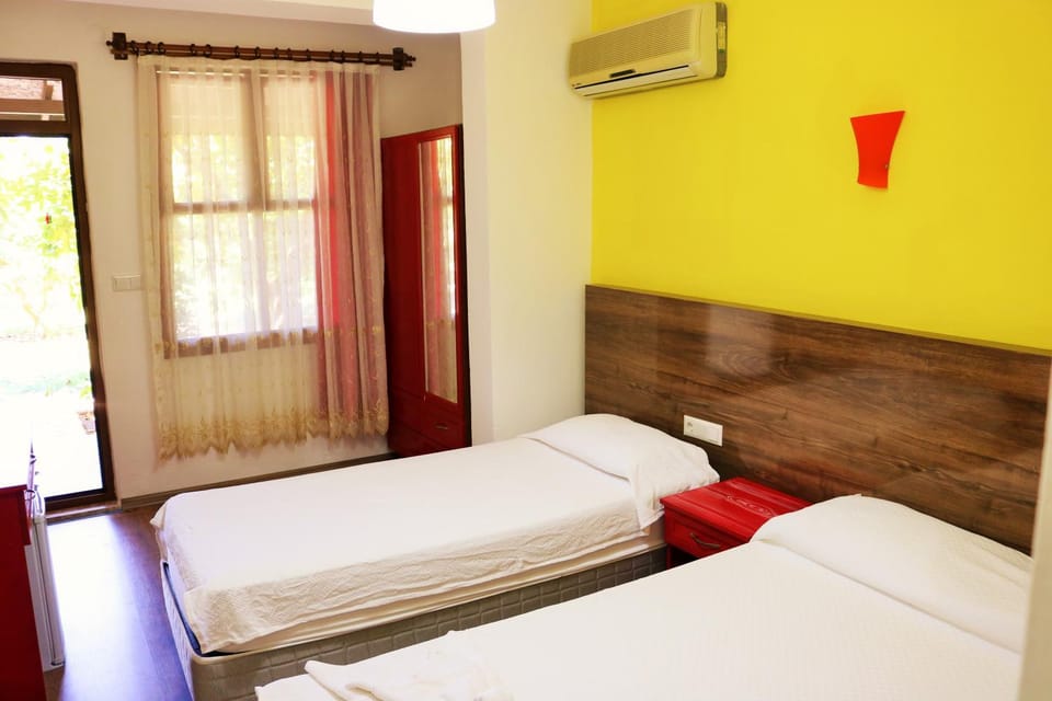Bed, Bedroom, air conditioner