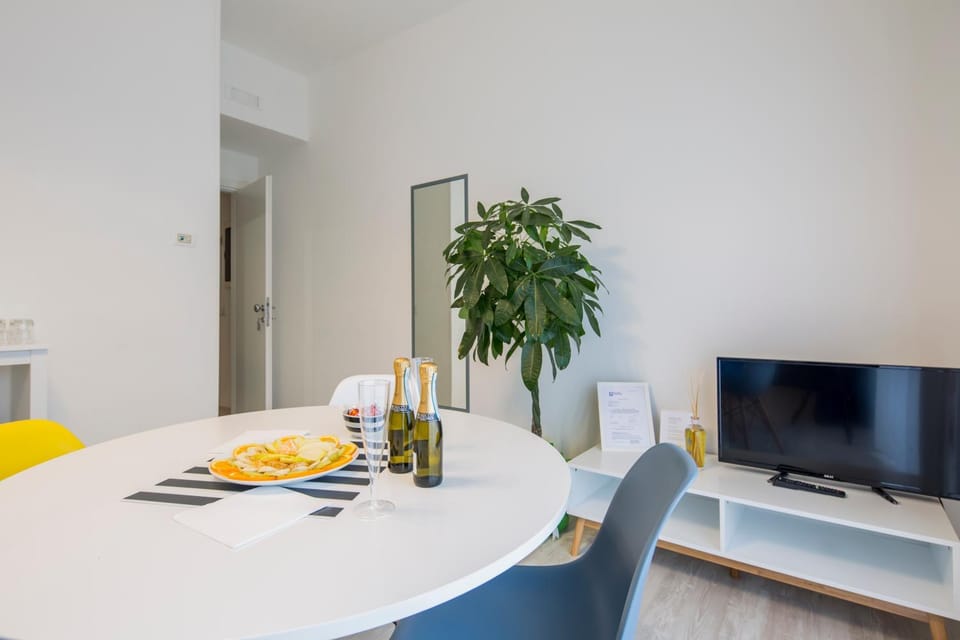 Coffee/tea facilities, Balcony/Terrace, Balcony/Terrace, Living room, Dining area, City view, Garden view, Landmark view, Mountain view, Street view