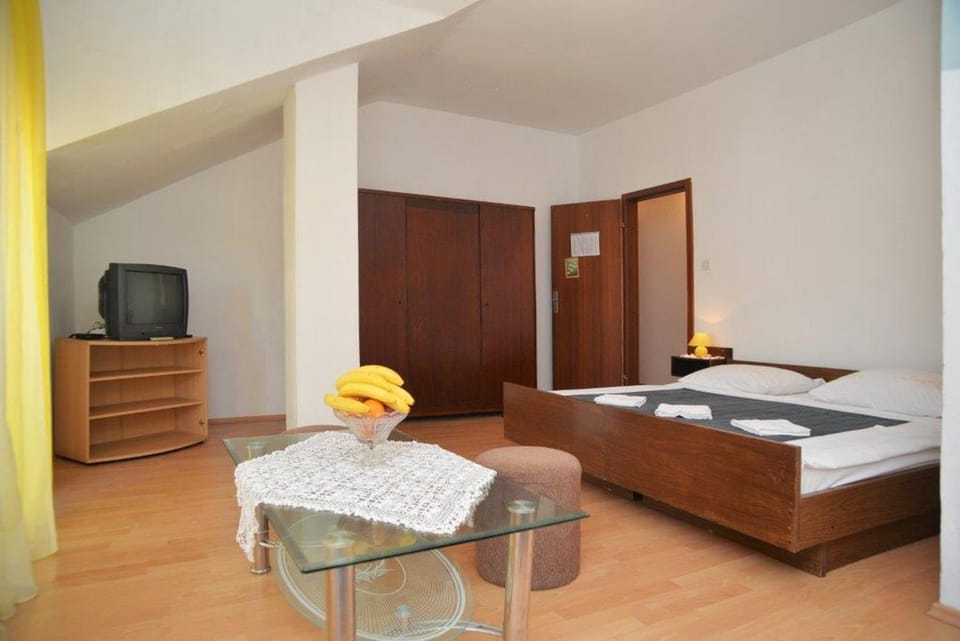 TV and multimedia, Bedroom