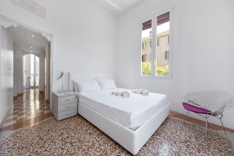 UR-NEST Battisti Apartment in Bologna