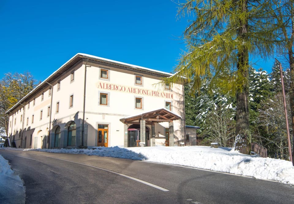 Facade/entrance, Winter