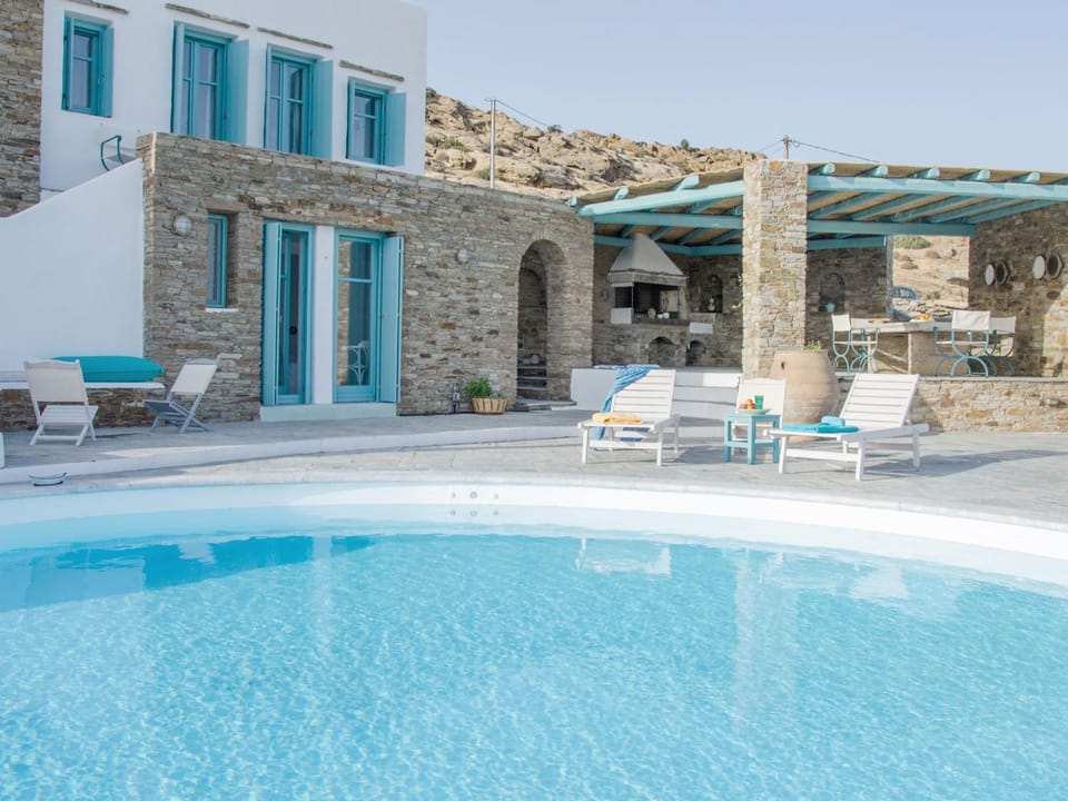 Property building, Patio, BBQ facilities, Balcony/Terrace, Swimming pool