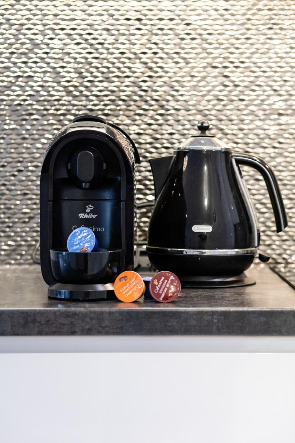 Coffee/tea facilities, Kitchen or kitchenette