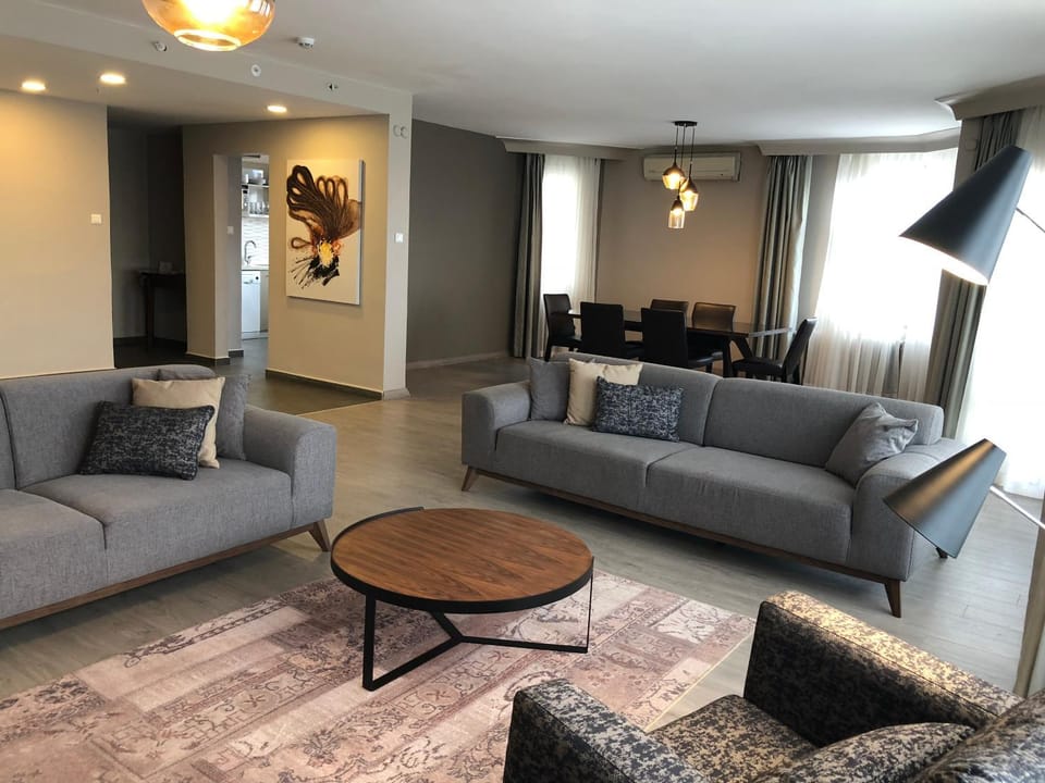 Living room, Seating area