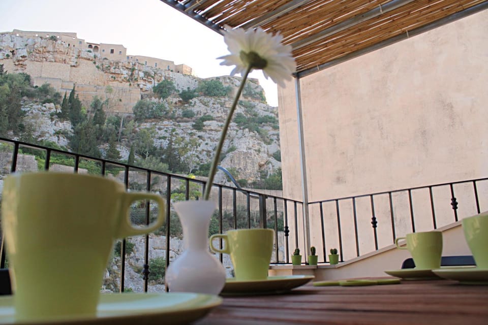 Natural landscape, Balcony/Terrace, Landmark view